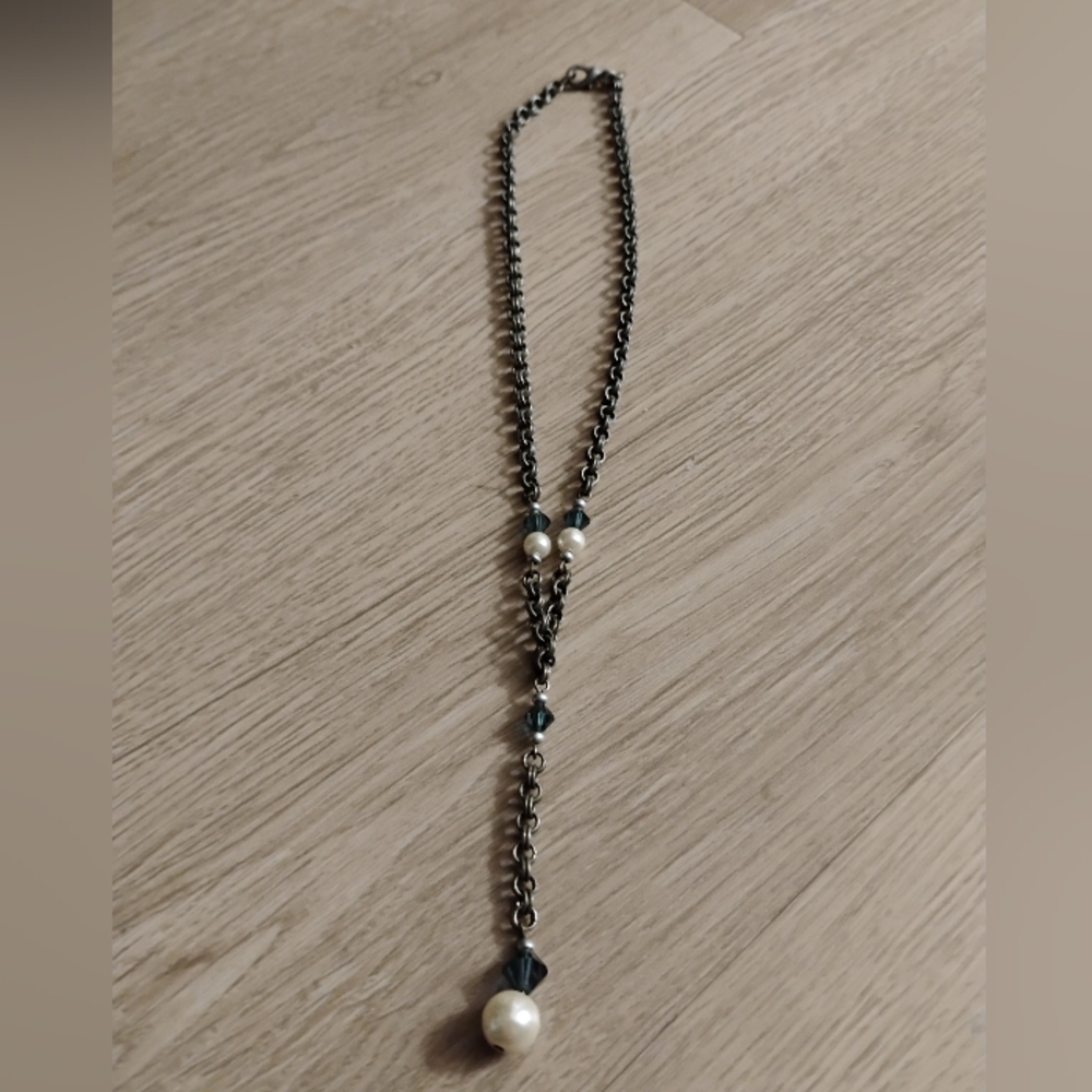 Elegant Black and Silver Necklace with Pearls